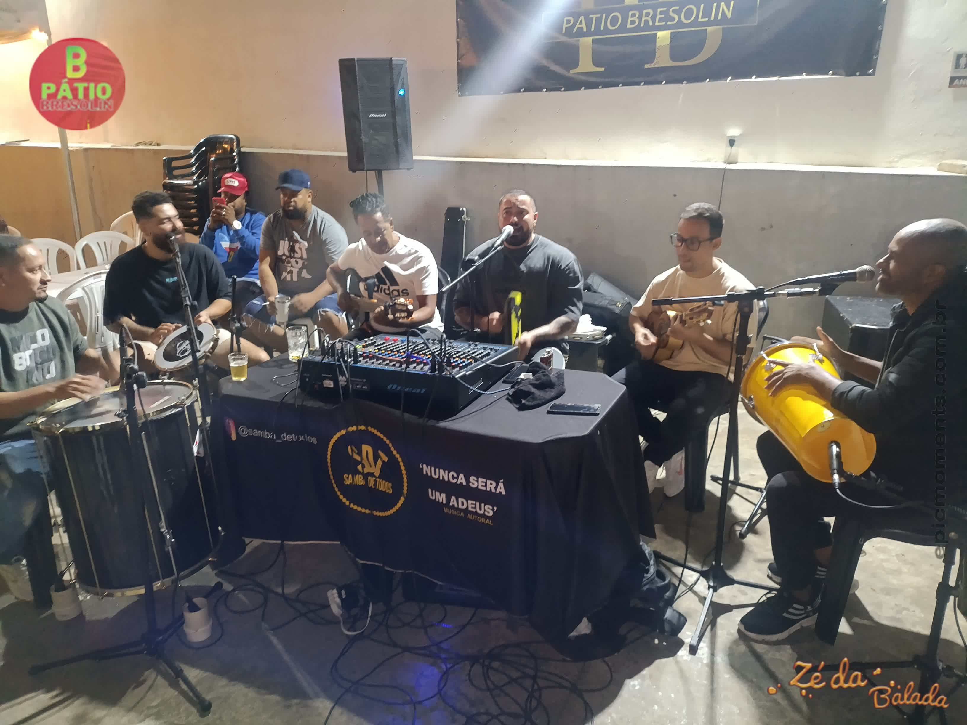 Foto ccbc2584-ee64-415f-ba51-88e347080747