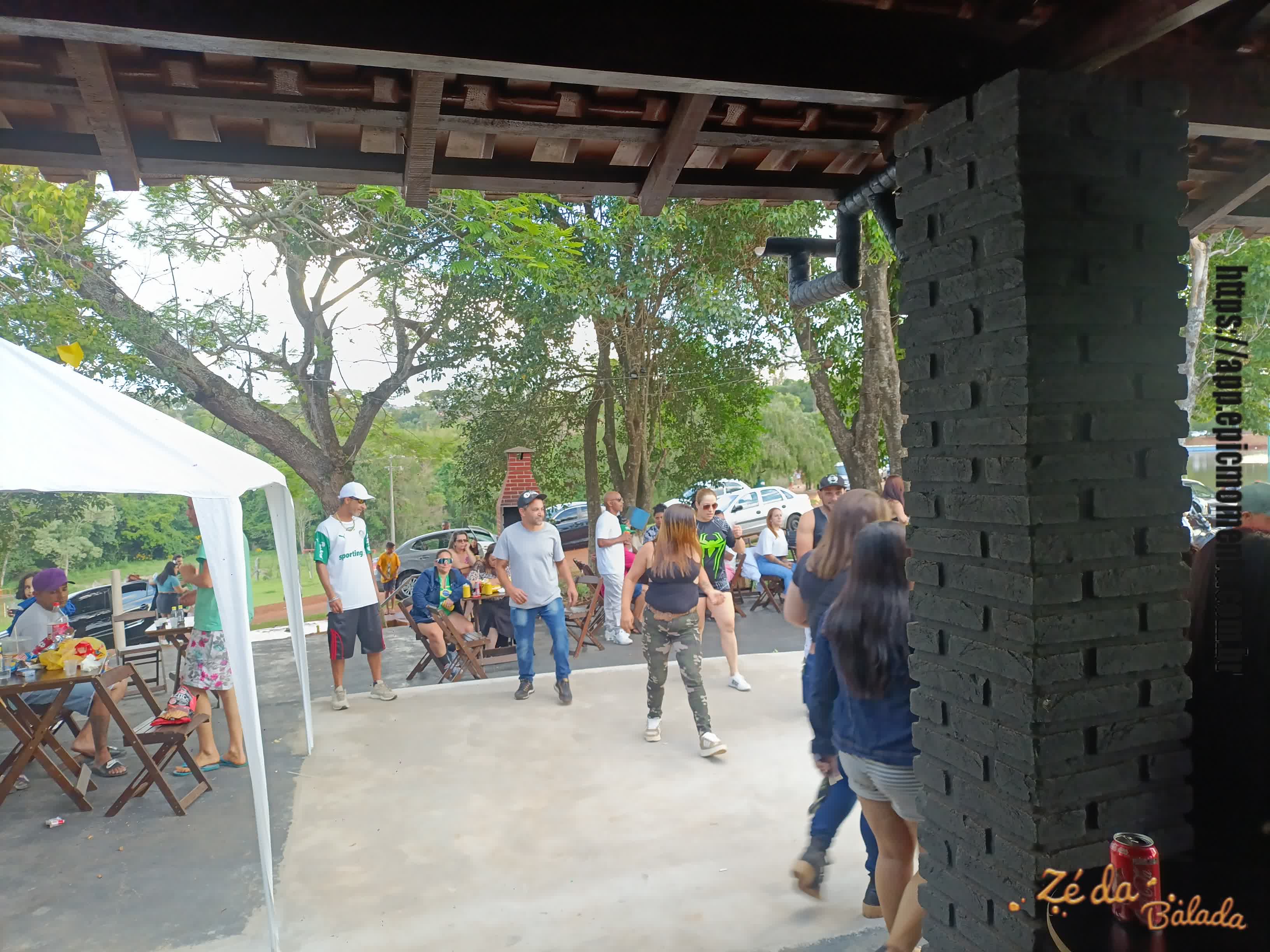 Foto 50d8fe33-87df-4cbc-8a12-2e70d87d8df0