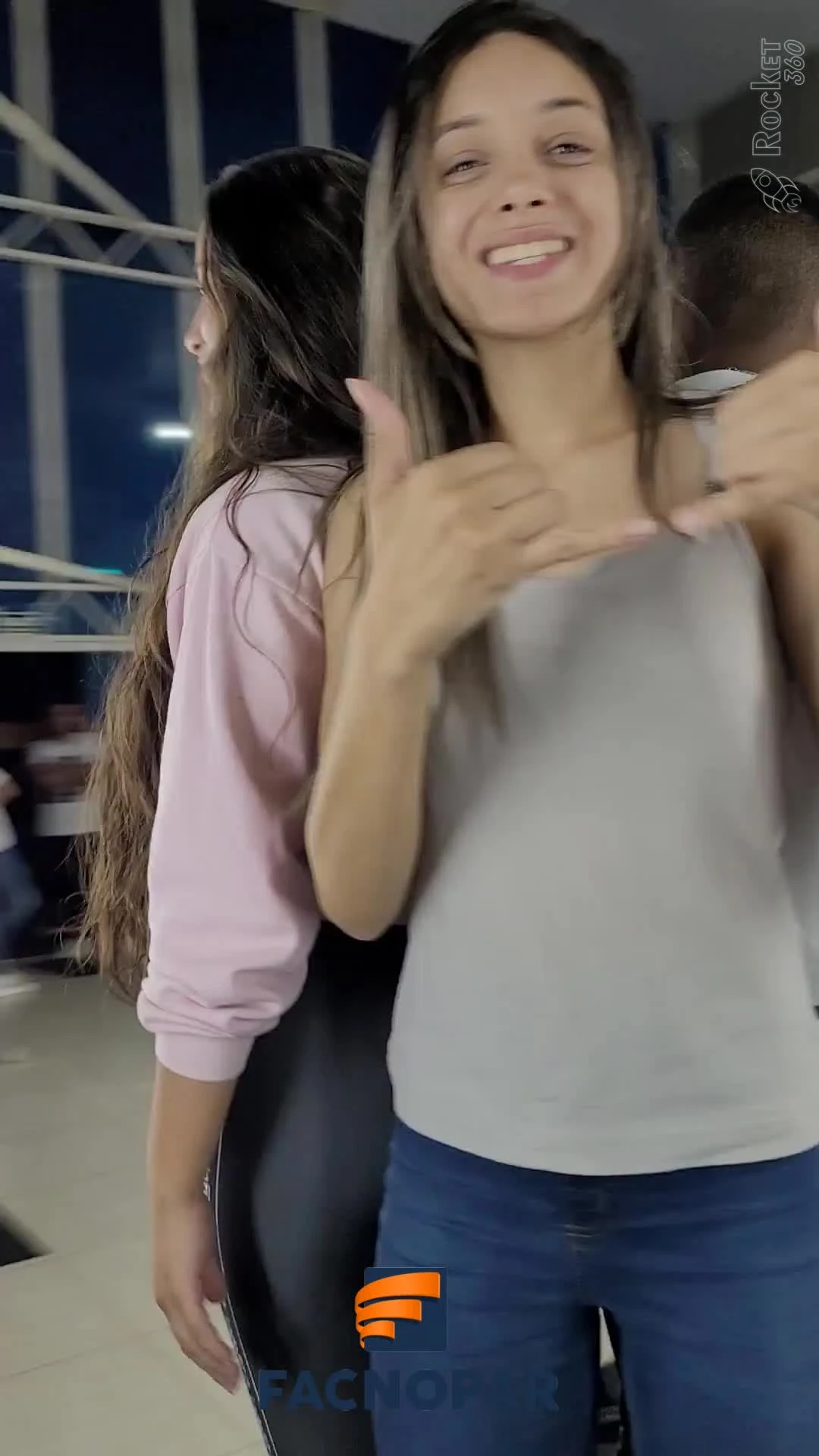 Thumbnail do vídeo cf625821-2c28-4a6a-abaa-b0ec7ced9c10