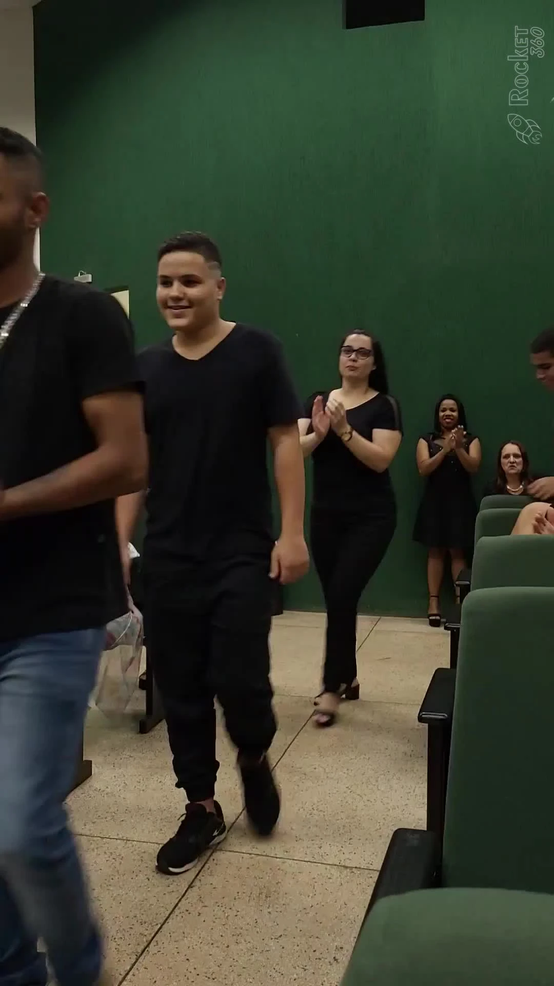 Thumbnail do vídeo ba3c1dda-97fc-478c-9568-984bd1cef507
